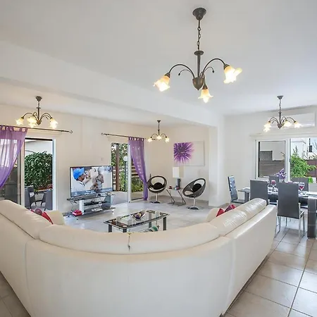 Villa Kavo Sunshine - Beautiful 3 Bedroom With Private Pool - Close To The Protaras