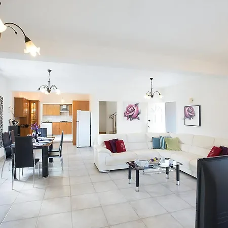 Kavo Sunshine - Beautiful 3 Bedroom With Private Pool - Close To The * Protaras