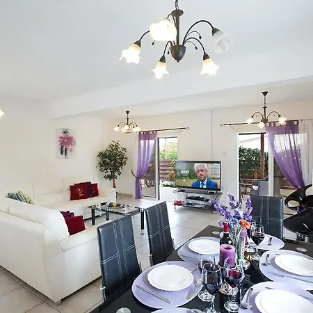 Kavo Sunshine - Beautiful 3 Bedroom With Private Pool - Close To The Villa