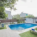 Kavo Sunshine - Beautiful 3 Bedroom With Private Pool *