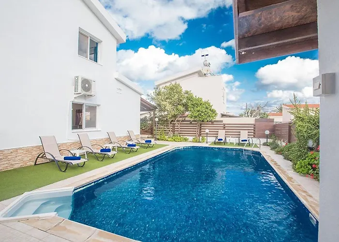 Villa Kavo Sunshine - Beautiful 3 Bedroom With Private Pool