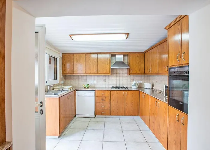 Kavo Sunshine - Beautiful 3 Bedroom With Private Pool Protaras