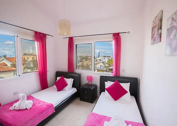 Kavo Sunshine - Beautiful 3 Bedroom With Private Pool